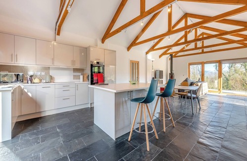 Llandeilo Cabaña | 1 bedroom accommodation in Llandeilo