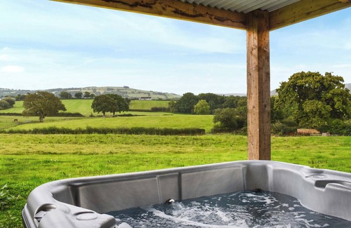 Llangadog Cabaña | 1 bedroom accommodation in Llangadog , Carmarthenshire