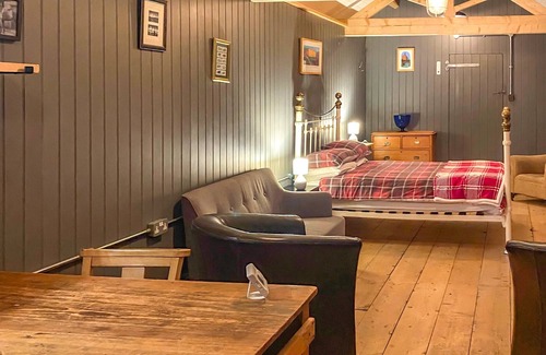 Braunston Cabaña | 1 bedroom accommodation in Braunston, near Daventry