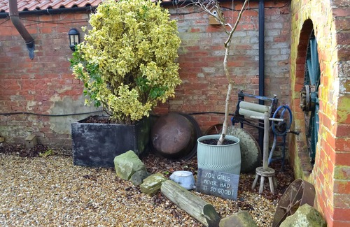 Grimsby Cabaña | 1 bedroom accommodation in Tetney, near Cleethorpes