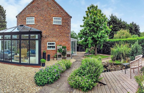 Boston Cabaña | 1 bedroom accommodation in Stickford, near Spilsby