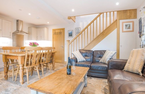 Battle Cabaña | 1 bedroom accommodation in Brecon