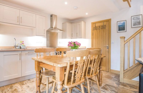 Battle Cabaña | 1 bedroom accommodation in Brecon