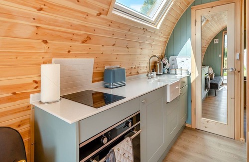 Thirsk Cabaña | 1 bedroom accommodation in South Kilvington, near Thirsk