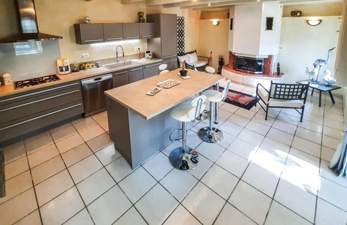 Plouigneau Casa | Impresionante casa de 1 dormitorio en.