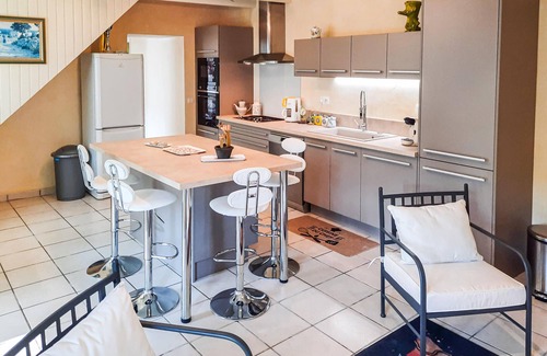 Plouigneau Casa | Impresionante casa de 1 dormitorio en.