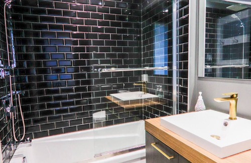 Terrebonne Casa | 1 bedroom apartment with 2 beds for up to 4 people