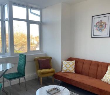 Flitwick Apartamento | 1 Bedroom Apartment - Flitwick - Contractor Friendly - Tourist Ready - Full Kitchen - WiFi - Smart TV - Sofa Bed - FREE Parking - Ideal for Short or Long Stays