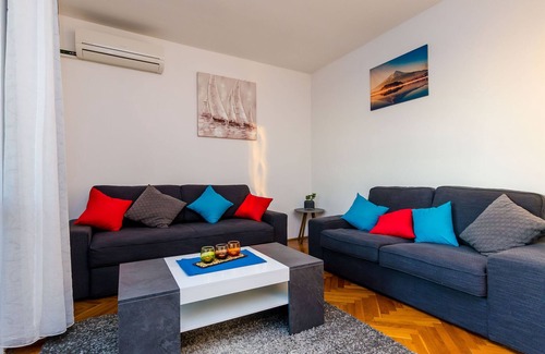Gruz Apartamento | Apartamento de 1 dormitorio con balcףn.