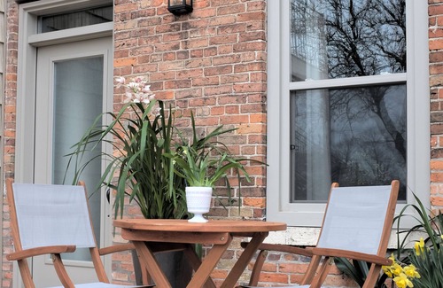 Goderich Apartamento | 1 Bedroom Apartment in Beautifully Renovated Heritage Home
