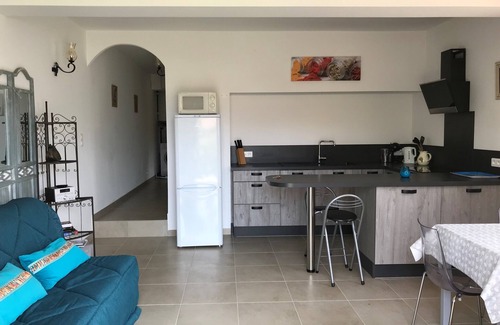 Propriano Apartamento | Apartamento de 1 dormitorio en villa, tranquilo, vista al mar, cerca de playas y centro de la ciudad