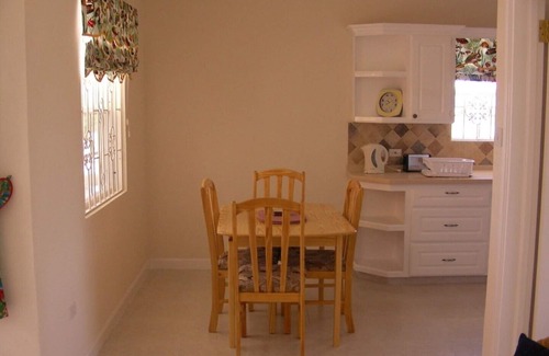 Silver Sands Apartamento | 1 BEDROOM APARTMENT Plover Court Apartments