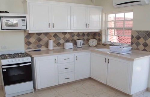 Silver Sands Apartamento | 1 BEDROOM APARTMENT Plover Court Apartments