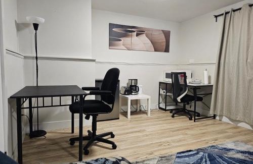 Westminster Apartamento | 1 Bedroom Apartment with Living Room and Full Washroom to yourself alone and a private car park
