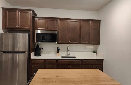 Greenacres Apartamento | 1 bedroom Apt in Bakersfield with easy access to hwy 99 & I5