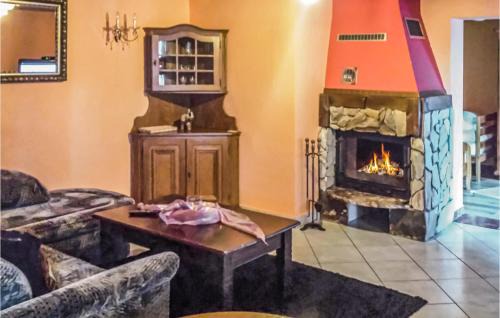 Objazda Apartamento | 1 Bedroom Awesome Apartment In Retowo 4