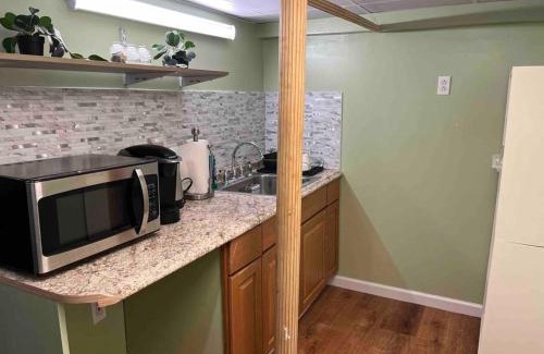 Bellerose Terrace Apartamento | 1 Bedroom Basement, NEWLY Renovated
