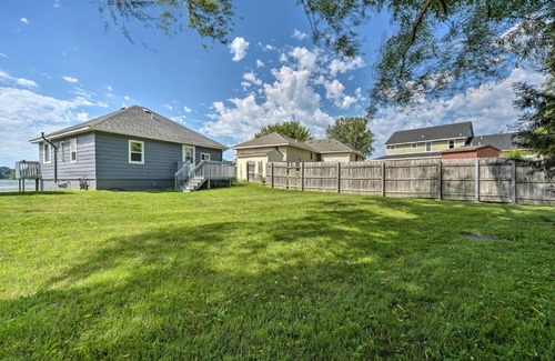 Lindstrom Casa | 1-Bedroom Beach House on Snowmobile Trail!