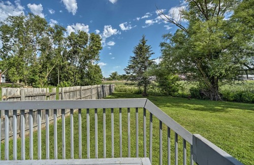 Lindstrom Casa | 1-Bedroom Beach House on Snowmobile Trail!