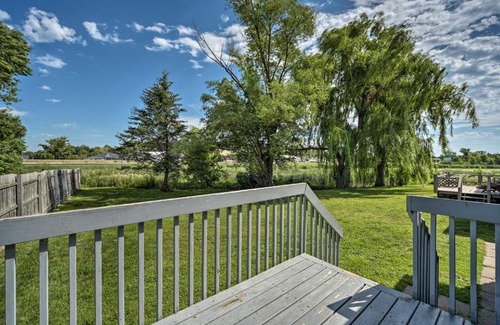Lindstrom Casa | 1-Bedroom Beach House on Snowmobile Trail!