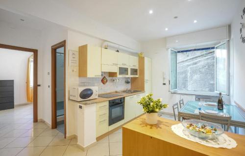 Bolzaneto Apartamento | 1 Bedroom Beautiful Apartment In Genova
