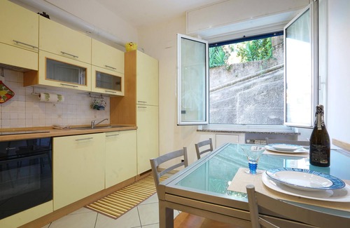 Bolzaneto Apartamento | Hermoso apartamento de 1 dormitorio en.