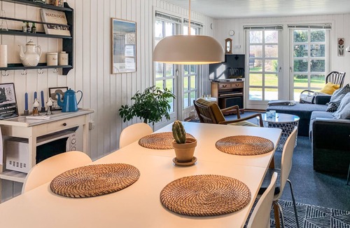 Lyngsbæk Strand Casa | Hermosa casa de 1 dormitorio en.