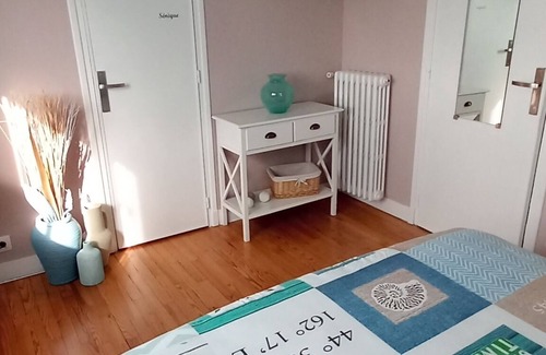 Calvaire Saint-Pierre Cama Y Desayuno | 1 Bedroom Bed & breakfast in Caen