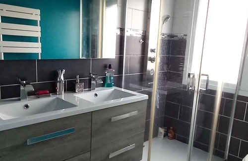 Calvaire Saint-Pierre Cama Y Desayuno | 1 Bedroom Bed & breakfast in Caen
