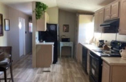 Henrietta Casa | 1 bedroom cabin by Kataluma Nightly Rentals