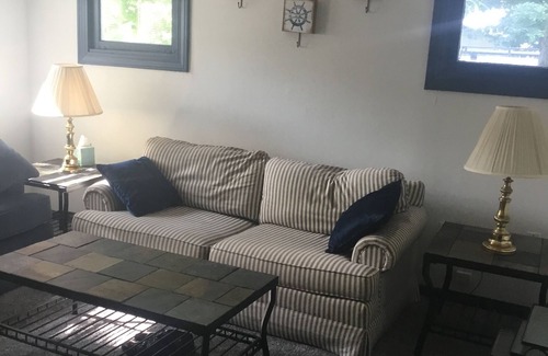 Painesville Cabina | 1 bedroom cabin in Painesville 500 sq feet