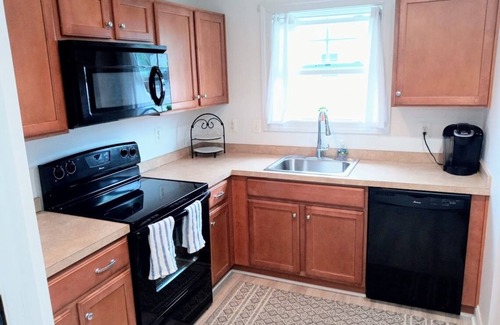 Rio Apartamento | 1 Bedroom Carriage House Apartment, 15 minutes to Downtown Charlottesville!
