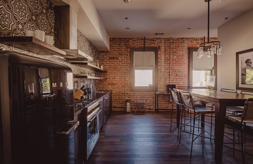Downtown Apartamento | SLO Brew Lofts # 207 - Castaway Deluxe Studio Suite