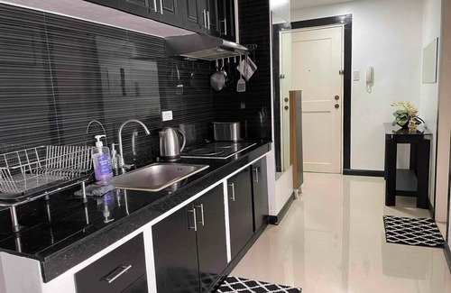 Paco Condominio | 1-bedroom condo in brilliant Manila with AC, fitness room, WiFi