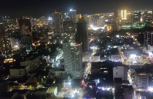 Paco Condominio | 1-bedroom condo in brilliant Manila with AC, fitness room, WiFi