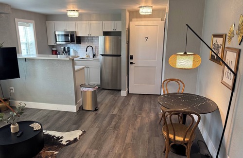 Country Club Plaza Area Apartamento | 1 Bedroom Condo on the Plaza 41