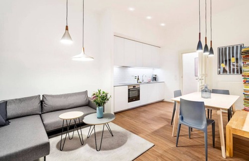 Mitte Apartamento | 1-Bedroom Apartment 70sqm with a cozy living room(3)