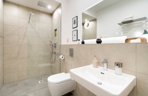 Mitte Apartamento | 1-Bedroom Apartment 70sqm with a cozy living room(3)