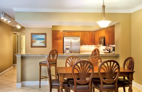 Panama City Beach Complejo | 1 Bedroom Deluxe, on Panama City Beach, Sleeps 4, Full Kitchen!!