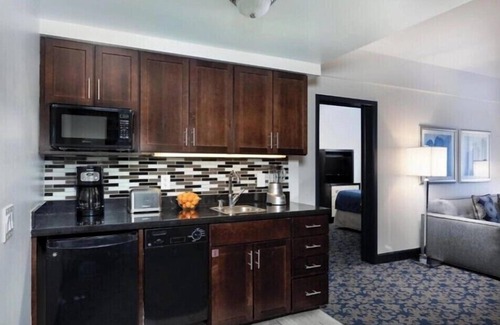 Lower Nob Hill Apartamento | 1 bedroom deluxe suite at Club Wyndham Canterbury, San Francisco