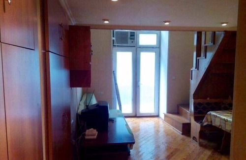 Baku Apartamento | 1 bedroom duplex apartment near Molokan Garden (heart of downtown)