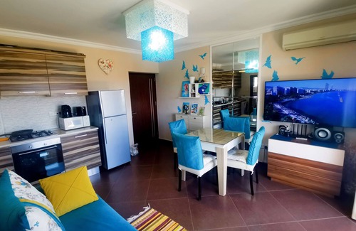 Trikomo Apartamento | NUEVO (2014) PISO DE 1 DORMITORIO CON VISTAS AL MAR PANORÁMICAS, 200 METROS A LA PLAYA DE LANDY LONG