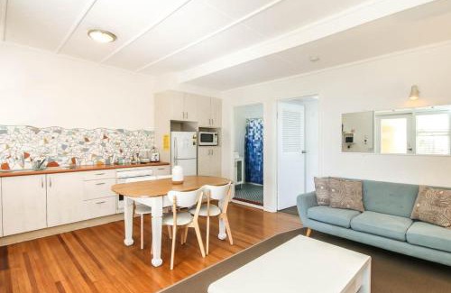 Burleigh Heads Apartamento | 1 Bedroom Funky Beach Apartment Steps To The Beach