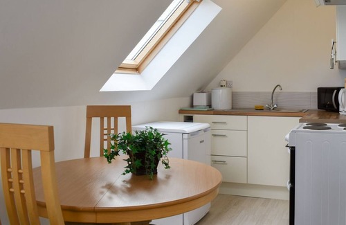 Llanfairpwllgwyngyll Cabaña | 1 bedroom accommodation in Llanfairpwllgwyngyll