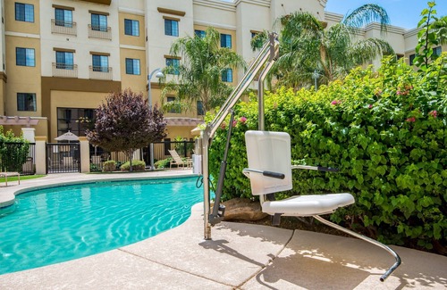 Glendale Sports and Entertainment District Condominio | 1 Bedroom | Heated Outdoor Pool + Free Breakfast