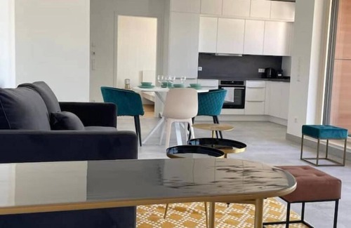 Bonnevoie Apartamento | 1 bedroom in Center-Terrace & Parking