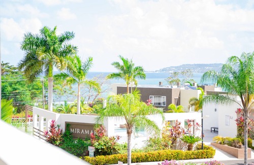 Reading Casa | 1 Bedroom in Montego Bay with Pool- Escape to Exhala