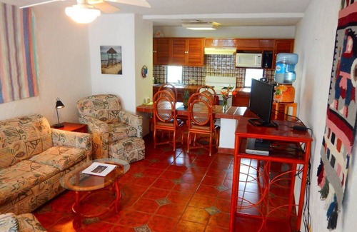 Colonia Adolfo Lopez Mateos Condominio | 1-bedroom Condo Vacation Rental. Clean and Safe. High Speed WiFi