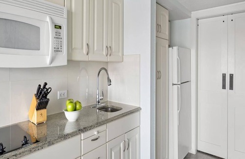 The Point Complejo | 1 Bedroom Nautical New England Escape At Wyndham Inn on Long Wharf