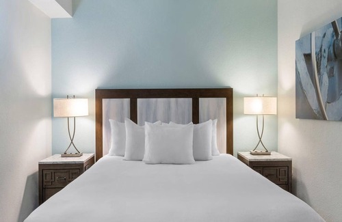 The Point Complejo | 1 Bedroom Nautical New England Escape At Wyndham Inn on Long Wharf